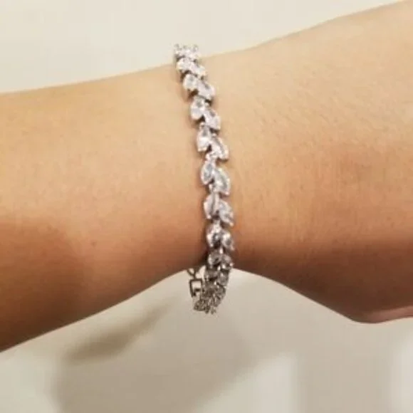 18k White Gold plated Swarovski Women's marquise bracelet - Picture 9 of 12